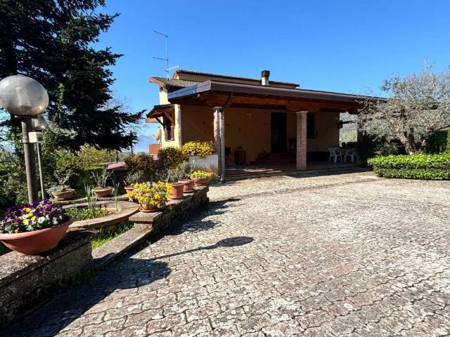 Villa Indipendente in vendita a Madonna delle Grazie, Fumone