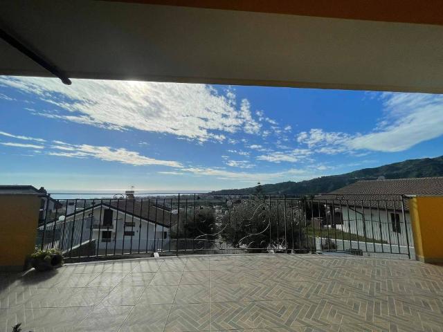 Villa Indipendente in vendita a Grotte, Furci Siculo