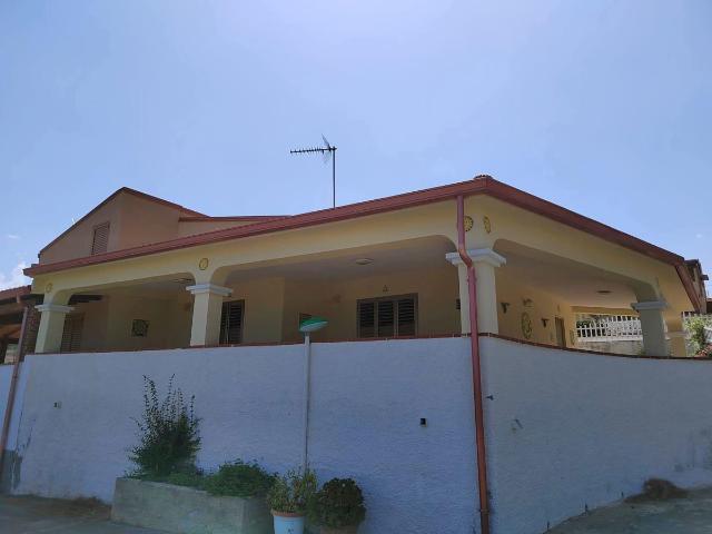 Villa Indipendente in vendita a San Filippo, Furnari