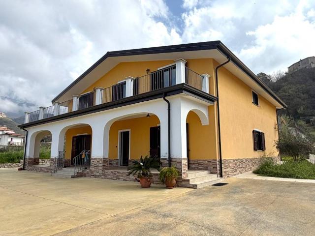 Villa Indipendente in vendita a Calabria, Cosenza