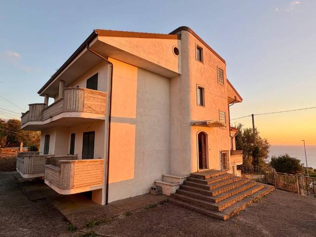 Villa Indipendente in vendita a Calabria, Cosenza