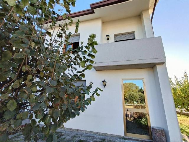 Villa Indipendente in vendita a Fusignano, Ravenna