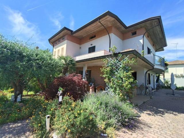 Villa Indipendente in vendita a Unione dei comuni della Bassa Romagna, Fusignano