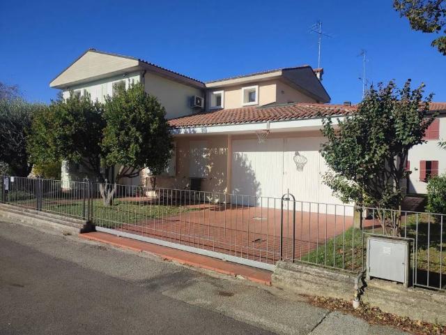 Villa Indipendente in vendita a Unione dei comuni della Bassa Romagna, Fusignano