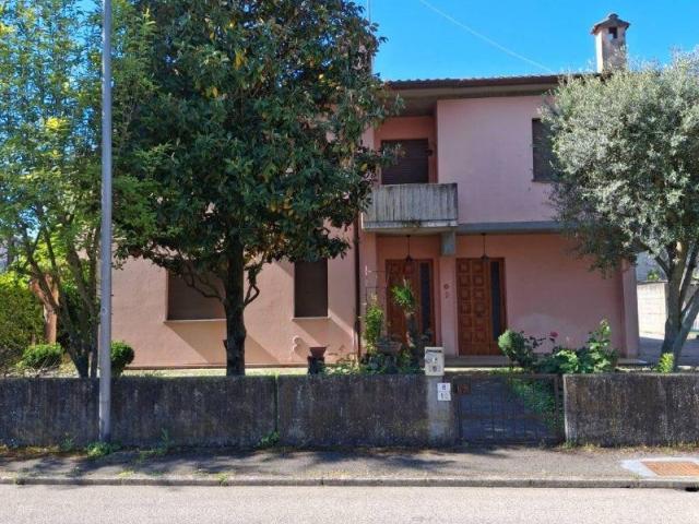 Villa Indipendente in vendita a Unione dei comuni della Bassa Romagna, Fusignano