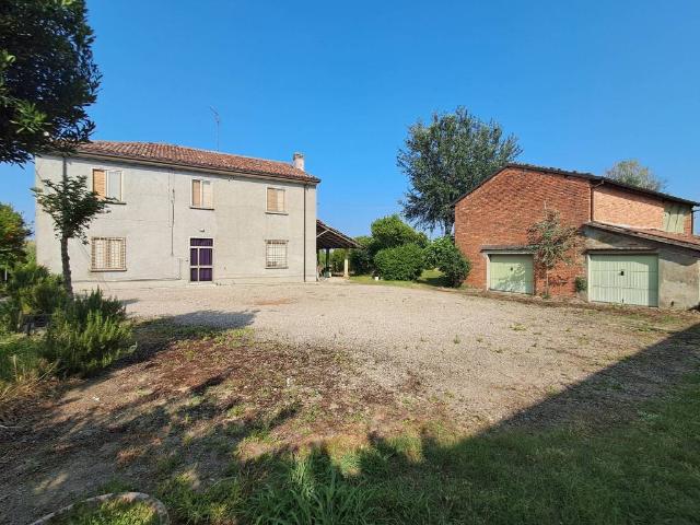 Villa Indipendente in vendita a Unione dei comuni della Bassa Romagna, Bagnacavallo