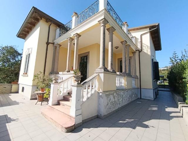 Villa Indipendente in vendita a Gaeta, Lazio