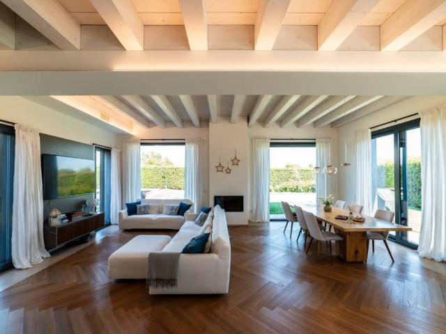 Villa Indipendente in vendita a Unione dei Comuni I Fontanili, Gaggiano