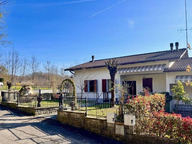 Villa Indipendente in vendita a Unione dell'Appennino Bolognese, Gaggio Montano