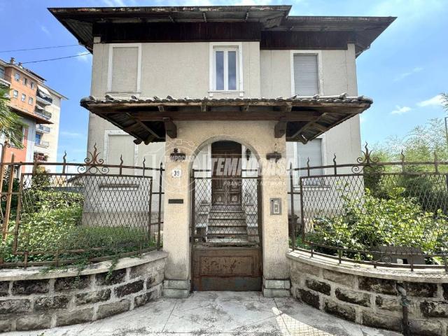 Villa Indipendente in vendita a Piemonte, Biella
