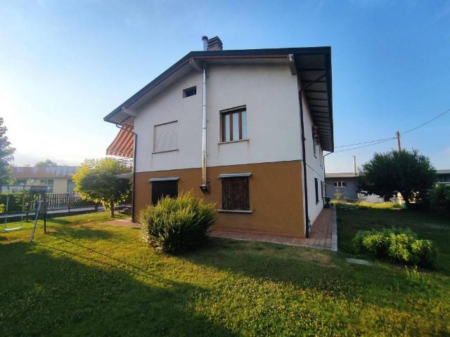 Villa Indipendente in vendita a Gaiarine, Veneto