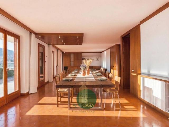 Villa Indipendente in vendita a Galbiate, Lombardia