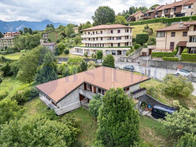 Villa Indipendente in vendita a Galbiate, Lombardia