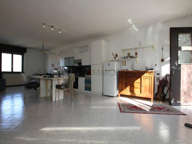 Villa Indipendente in vendita a Galbiate, Lombardia
