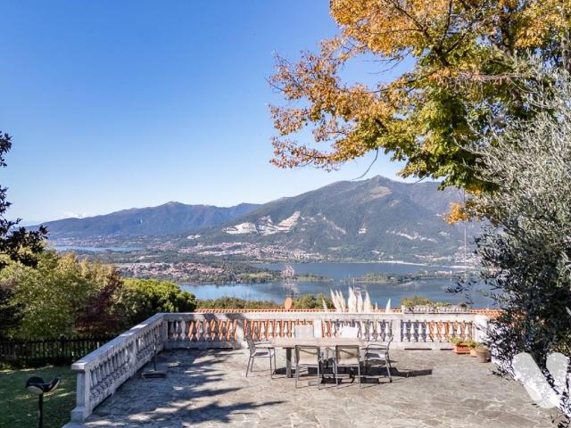 Villa Indipendente in vendita a Galbiate, Lombardia