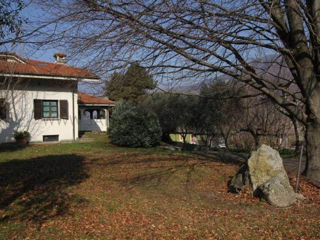 Villa Indipendente in vendita a Galbiate, Lombardia