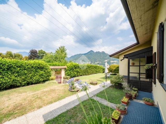 Villa Indipendente in vendita a Galbiate, Lombardia