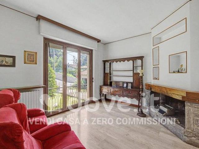 Villa Indipendente in vendita a Gallarate, Lombardia