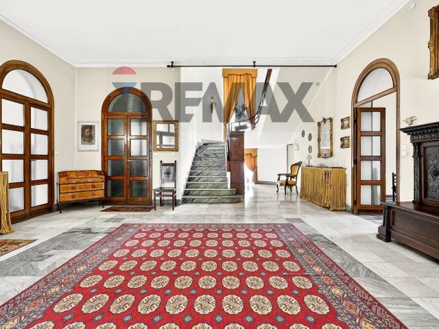 Villa Indipendente in vendita a Centro, Gallarate