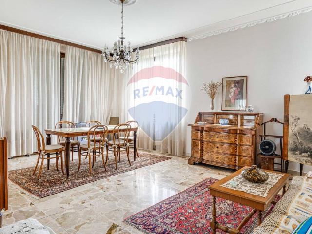 Villa Indipendente in vendita a Caiello, Gallarate