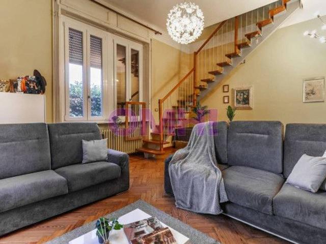 Villa Indipendente in vendita a Gallarate, Lombardia