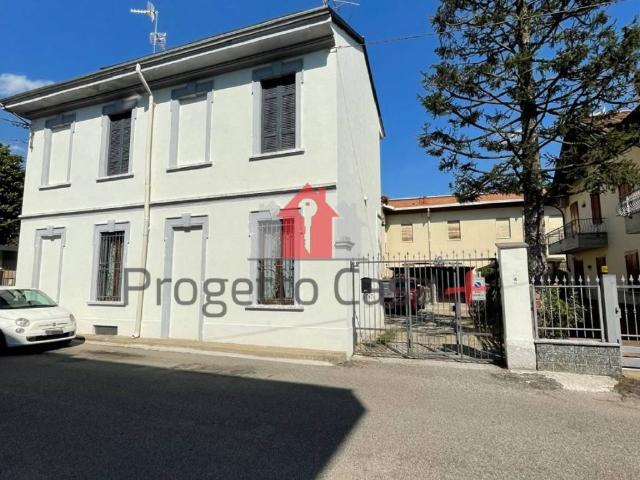 Villa Indipendente in vendita a Arnate, Gallarate