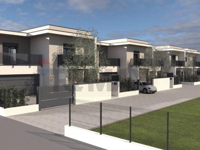 Villa Indipendente in vendita a Gallarate, Lombardia