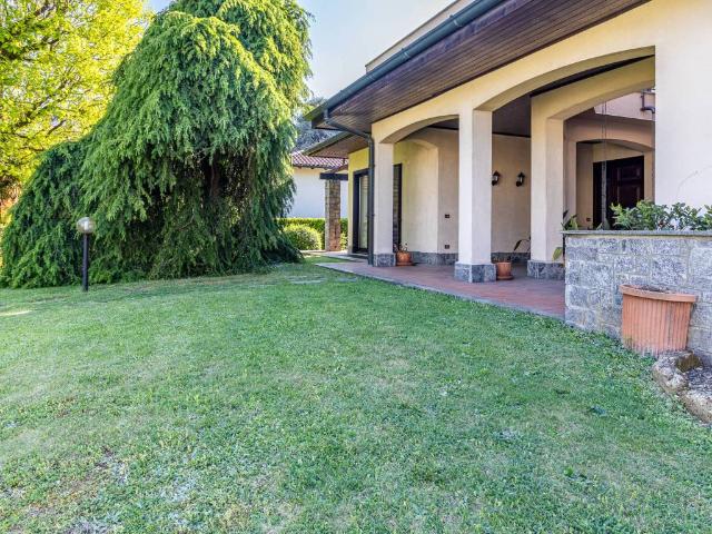 Villa Indipendente in vendita a Ronchi, Gallarate