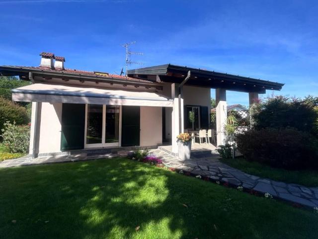 Villa Indipendente in vendita a Varese, Lombardia
