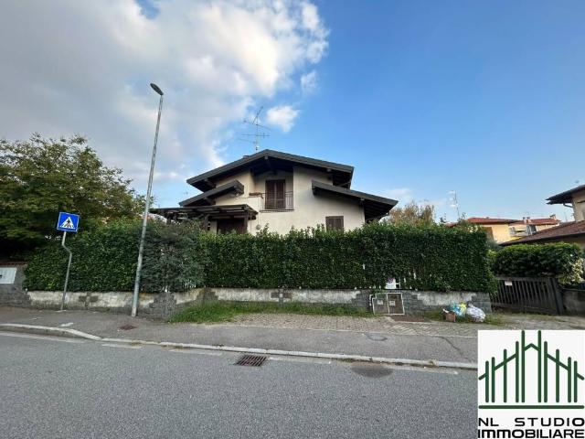 Villa Indipendente in vendita a Crenna, Gallarate