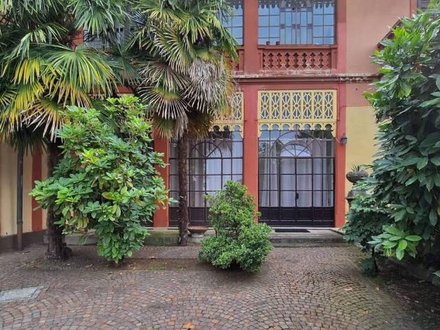 Villa Indipendente in vendita a Gallarate, Lombardia