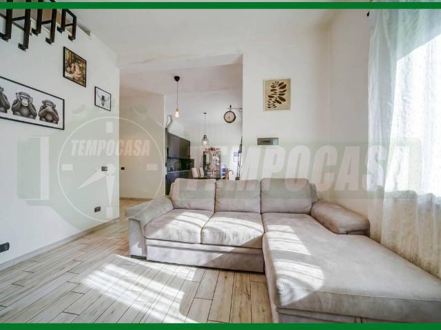Villa Indipendente in vendita a Arnate, Gallarate