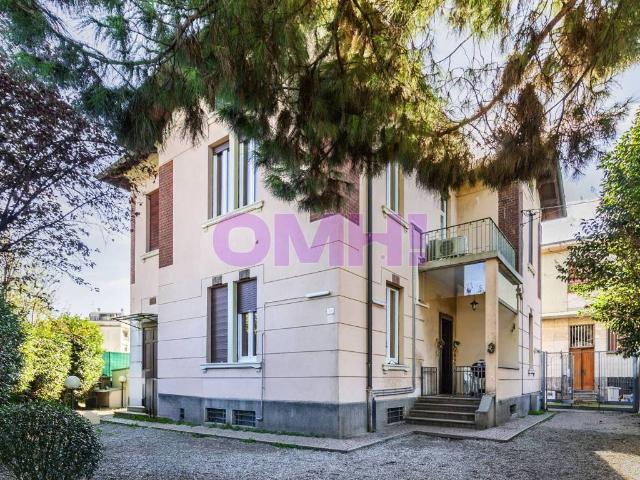 Villa Indipendente in vendita a Gallarate, Lombardia