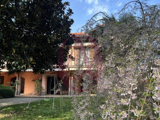 Villa Indipendente in vendita a Caiello, Gallarate