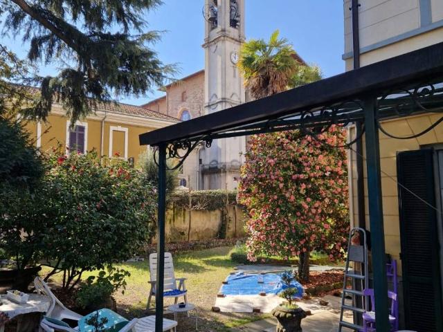 Villa Indipendente in vendita a Gallarate, Lombardia