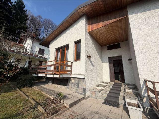 Villa Indipendente in vendita a Azalee, Gallarate