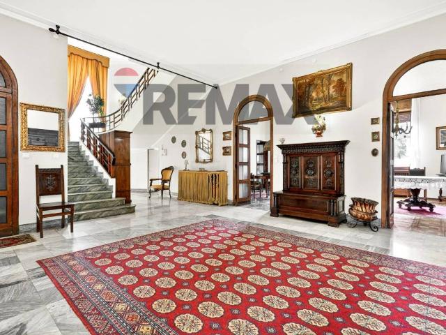 Villa Indipendente in vendita a Centro, Gallarate