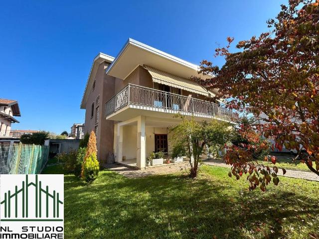 Villa Indipendente in vendita a Cascinetta, Gallarate