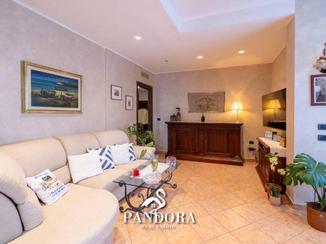 Villa Indipendente in vendita a Villaggio Sant'Andrea, Gallarate