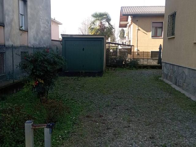 Villa Indipendente in vendita a Arnate, Gallarate