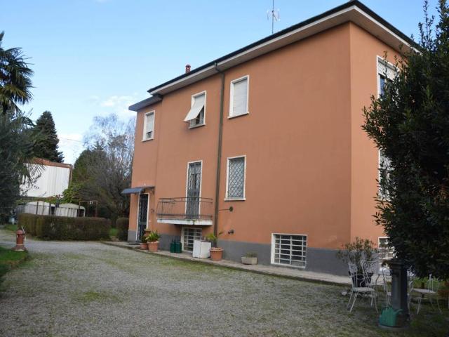 Villa Indipendente in vendita a Ronchi, Gallarate