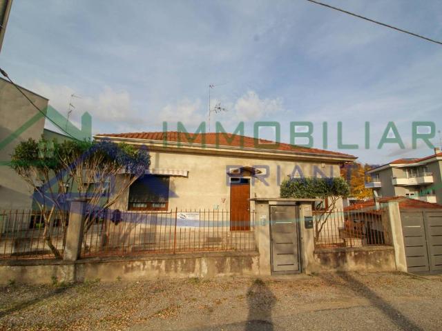 Villa Indipendente in vendita a Ronchi, Gallarate