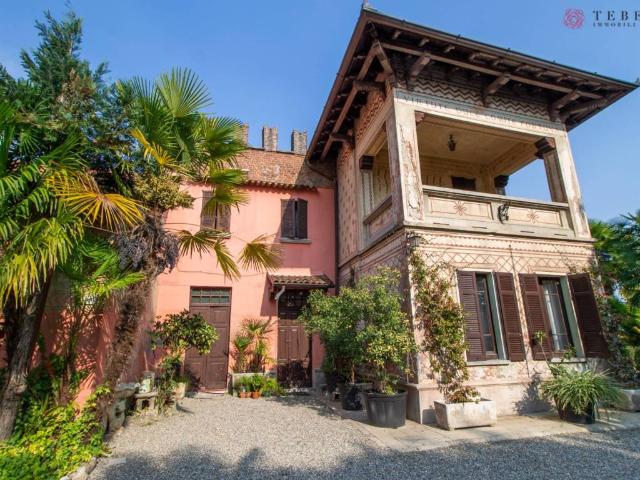 Villa Indipendente in vendita a Gallarate, Lombardia