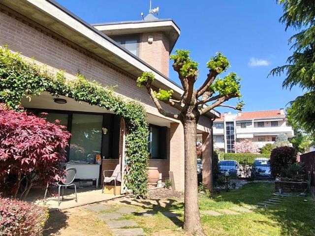 Villa Indipendente in vendita a Ronchi, Gallarate