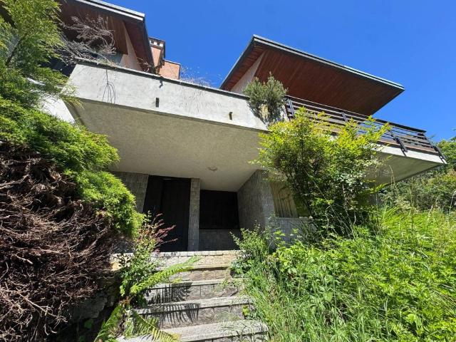 Villa Indipendente in vendita a Caiello, Gallarate