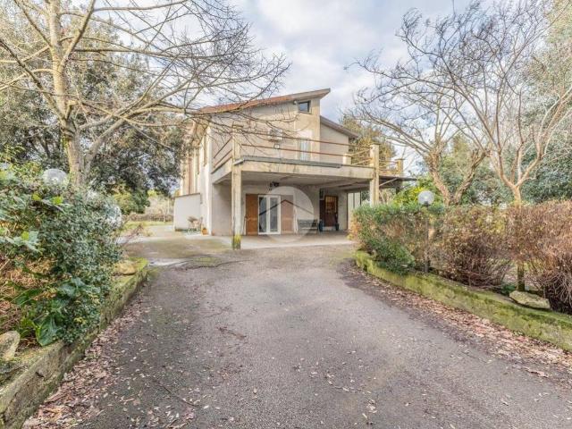 Villa Indipendente in vendita a Gallese, Lazio