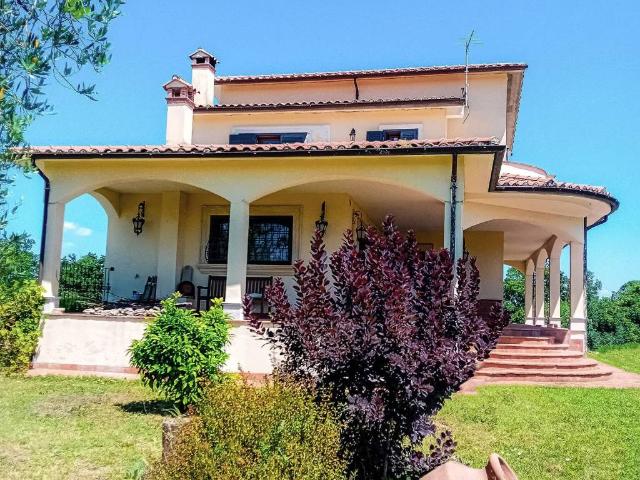 Villa Indipendente in vendita a Gallese, Lazio