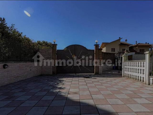Villa Indipendente in vendita a Gallese, Lazio