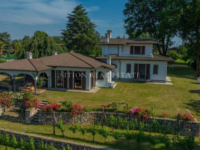 Villa Indipendente in vendita a Galliate Lombardo, Lombardia