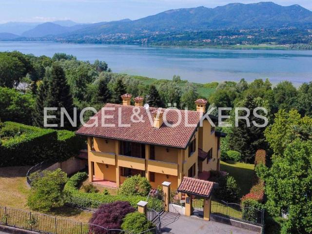 Villa Indipendente in vendita a Galliate Lombardo, Lombardia